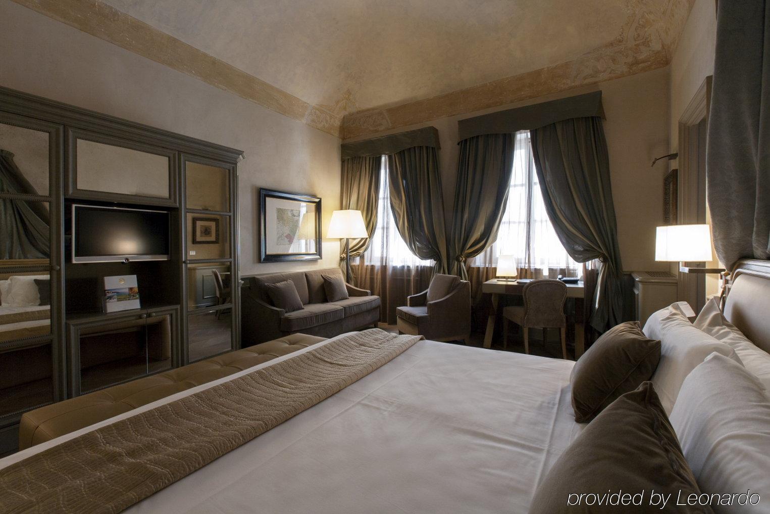 Hotel Palazzo Righini Fossano Camera foto
