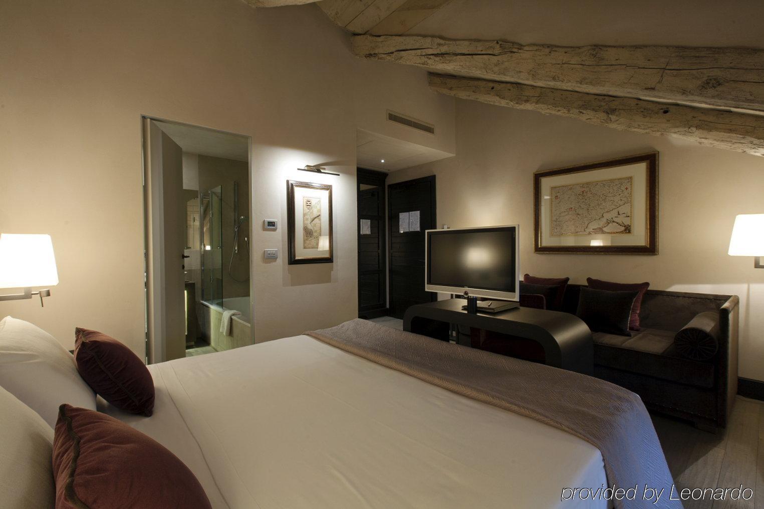 Hotel Palazzo Righini Fossano Camera foto