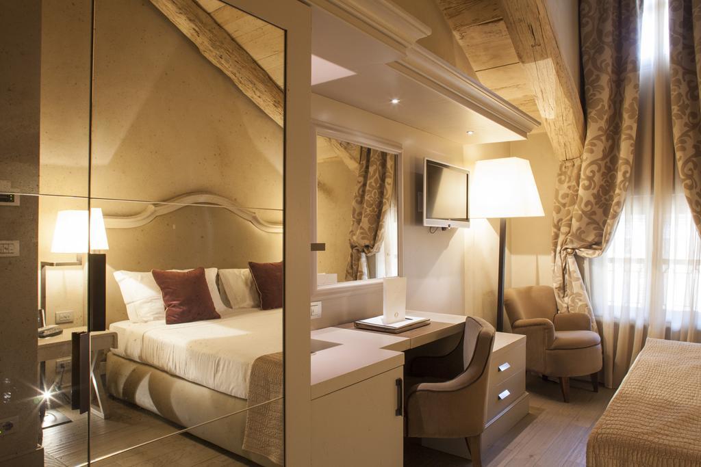Hotel Palazzo Righini Fossano Esterno foto